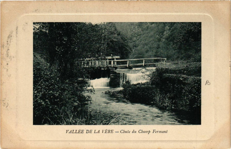 Carte postale ancienne Vallée de la Vére - Chule du Champ Fermant