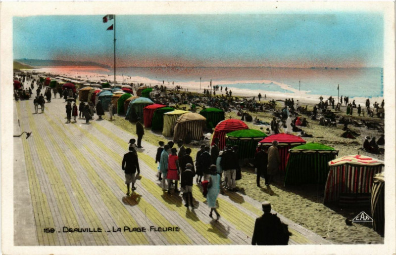 Carte postale ancienne Deauville - La Plage Fleurie à Deauville
