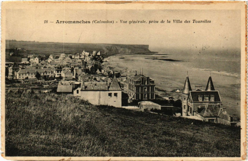 Carte postale ancienne Arromanches - Vue générale prise de la Villa des...