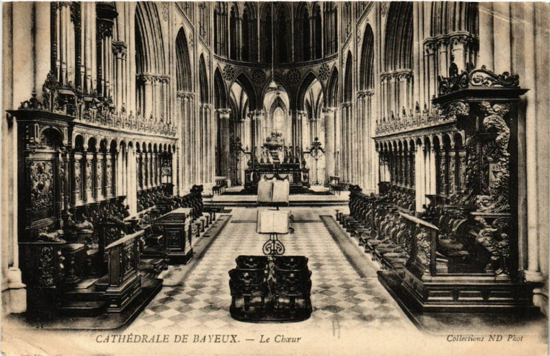 Carte postale ancienne Cathédrale de Bayeux - Le Choeur à Bayeux