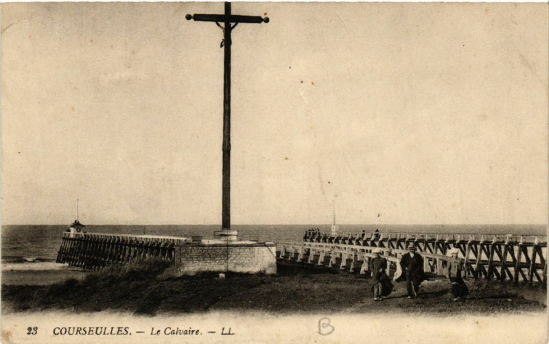 Carte postale ancienne Courseulles - Le Calvaire