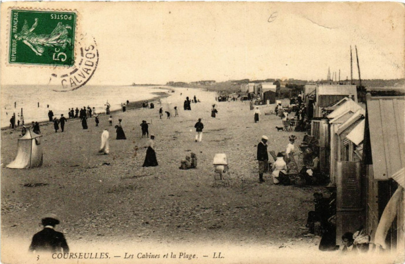Carte postale ancienne Courseulles - Les Cabines et la Plage
