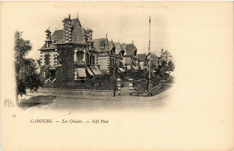 Carte postale ancienne Cabourg - Les Chalets à Cabourg