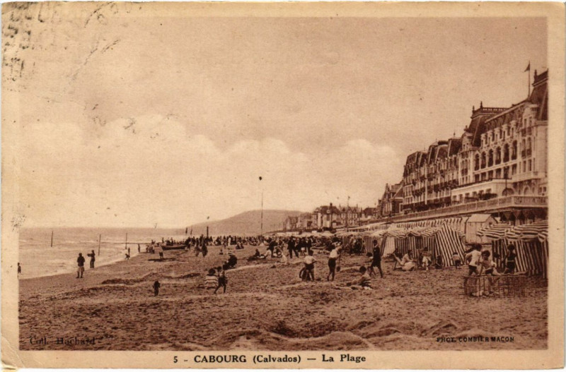 Carte postale ancienne Cabourg - La Plage à Cabourg