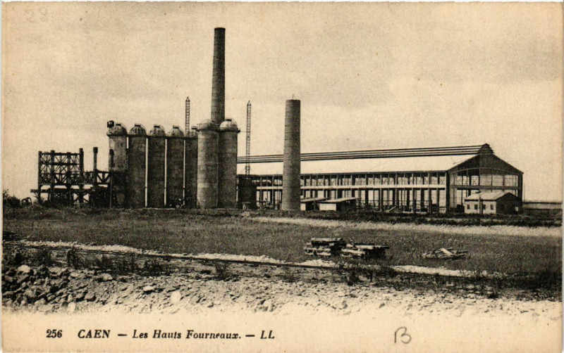 Carte postale ancienne Caen - Les Hauts Fourneaux à Caen