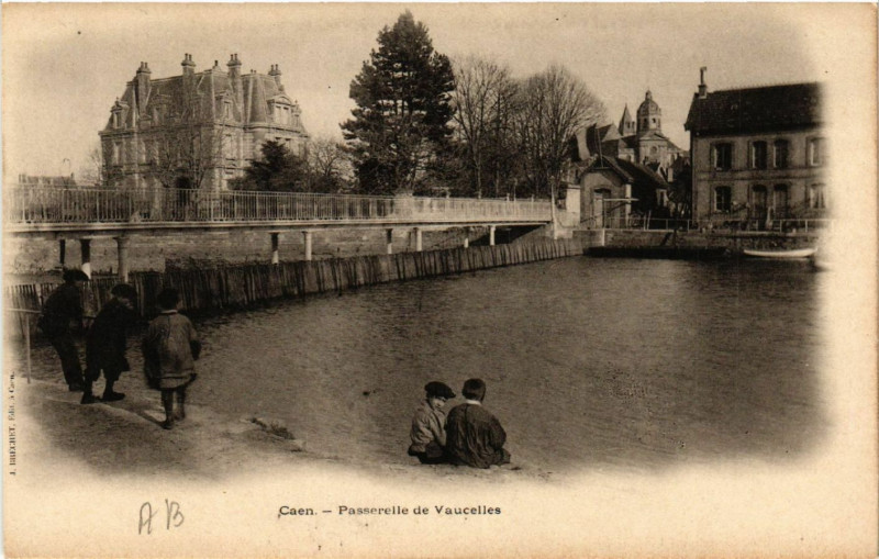 Carte postale ancienne Caen - Passerelle de Vaucelles à Caen