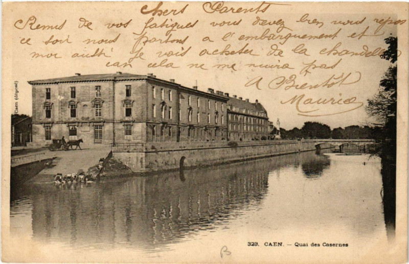 Carte postale ancienne Caen - Quai des Casernes à Caen