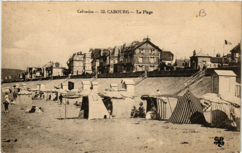 Carte postale ancienne Calvados - Cabourg - La Plage à Cabourg