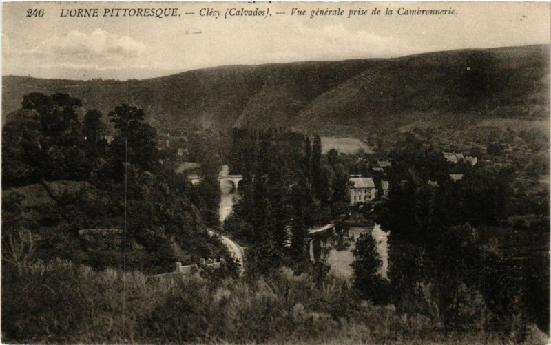Carte postale ancienne Clecy - Vue générale prise de la Cambronnerie à Clécy