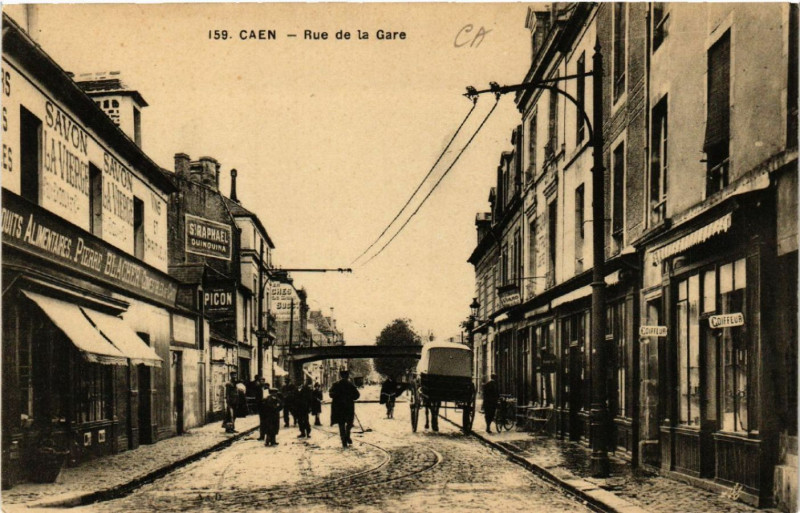 Carte postale ancienne Caen - Rue de la Gare à Caen