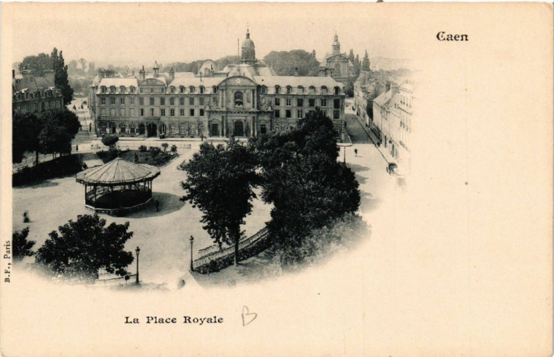 Carte postale ancienne Caen - La Place Royale à Caen