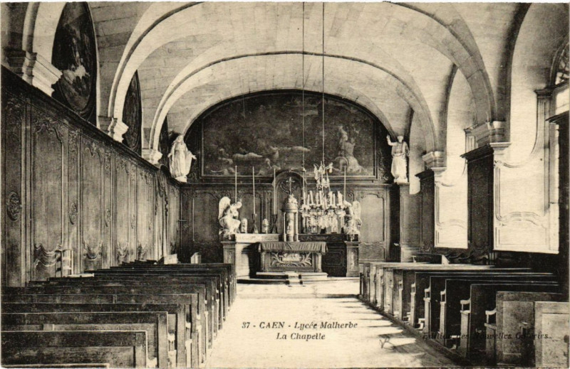 Carte postale ancienne Caen - Lycée Malherbe - La Chapelle à Caen