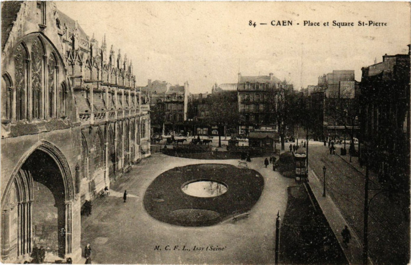 Carte postale ancienne Caen - Place et Square Saint-Pierre à Caen