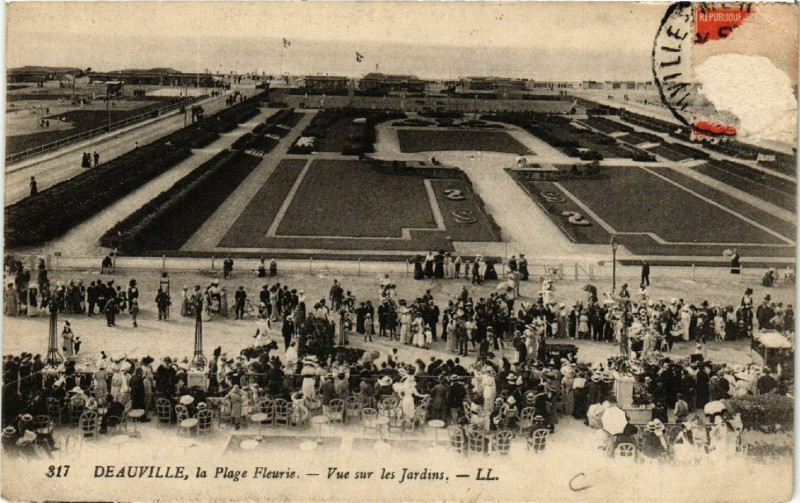 Carte postale ancienne Deauville La Plage Fleurie - Vue sur les Jardins à Deauville