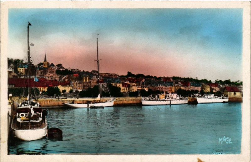 Carte postale ancienne Deauville - Le Port - Le Bassin des Yachts à Deauville