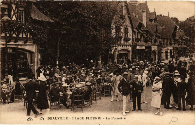 Carte postale ancienne Deauville - Plage Fleurie - La Potiniére à Deauville