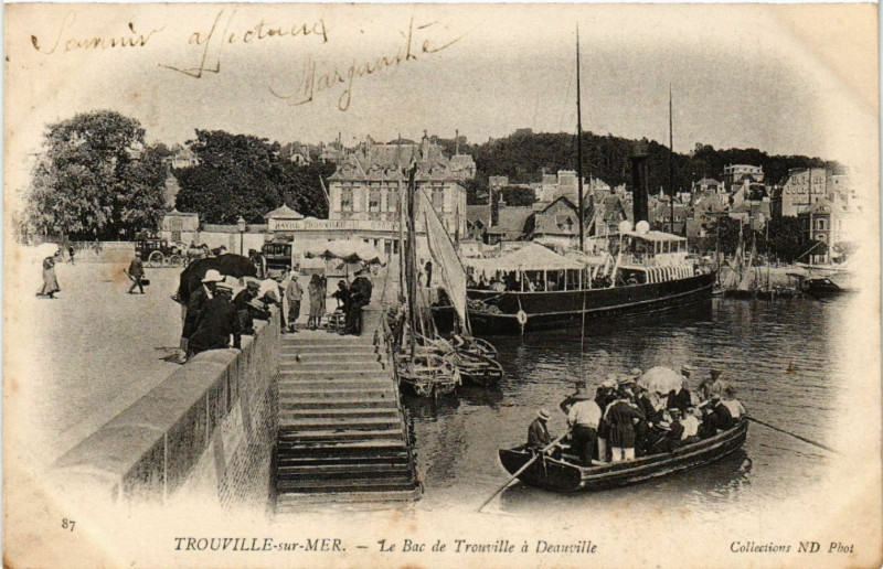 Carte postale ancienne Trouville-sur-Mer - Le Bac de Trouville à Trouville-sur-Mer
