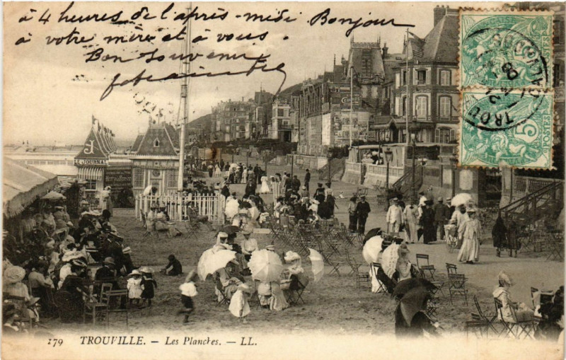 Carte postale ancienne Trouville - Les Planches