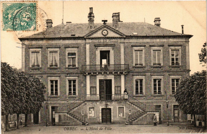 Carte postale ancienne Orbec - L'Hotel de Ville à Orbec