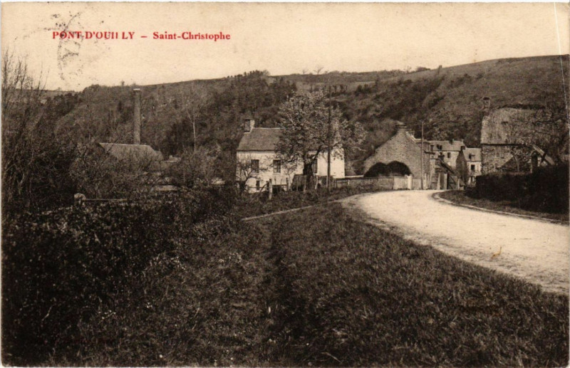 Carte postale ancienne Pont-d'Ouilly- Saint-Christophe à Pont-d'Ouilly
