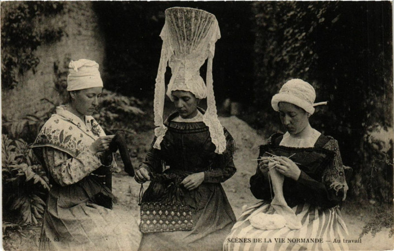 Carte postale ancienne Scenes de la Vie Normandie