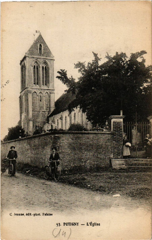 Carte postale ancienne Potigny - L'Eglise à Potigny
