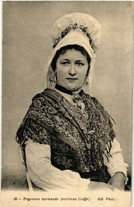 Carte postale ancienne Paysanne Normande