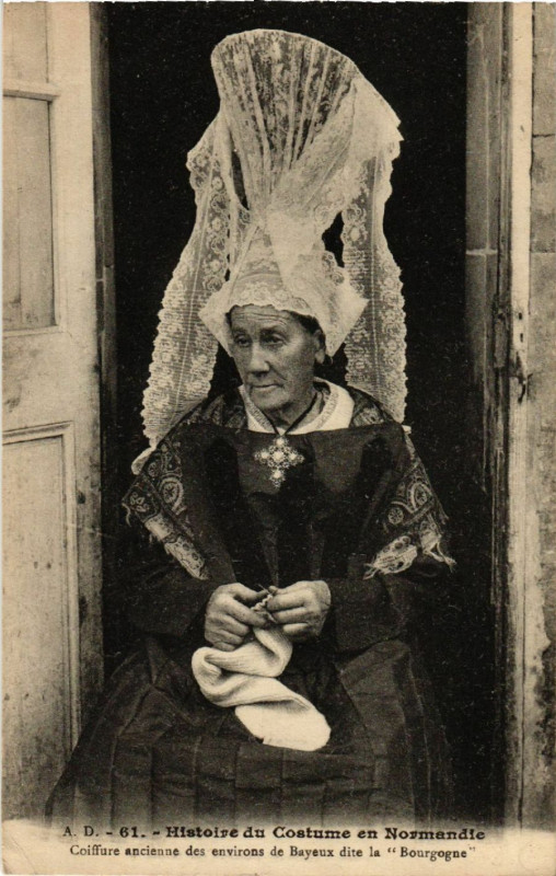 Carte postale ancienne Histoire du Costume En Normandie