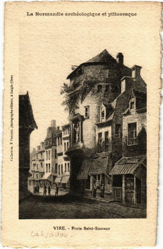 Carte postale ancienne Vire - Porte Saint-Sauveur