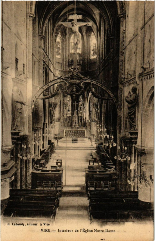 Carte postale ancienne Vire - Interieur de l'Eglise
