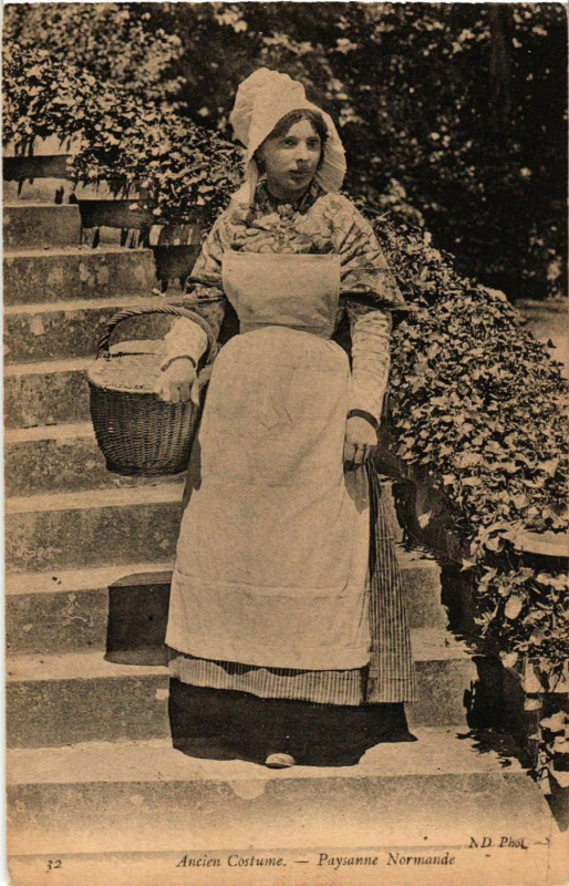 Carte postale ancienne Ancien Costume