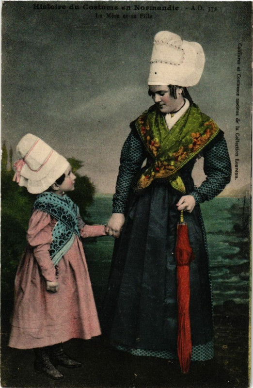 Carte postale ancienne Histoire du Costume En Normandie