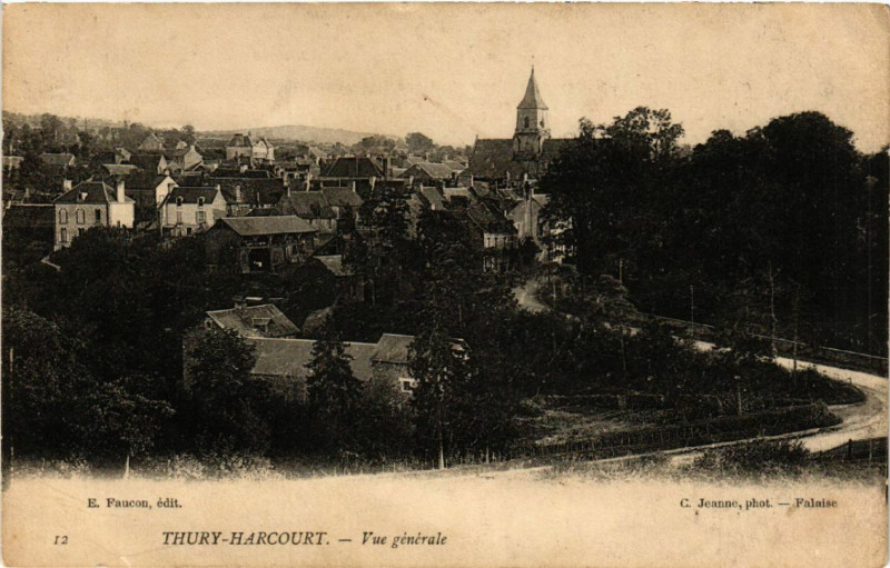 Carte postale ancienne Thury Harcourt - Vue générale
