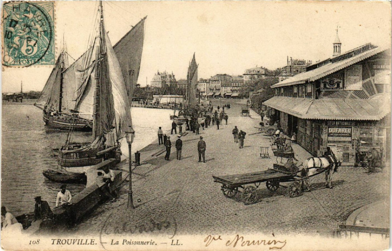 Carte postale ancienne Trouville - La Poissonnerie