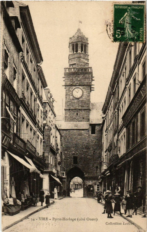 Carte postale ancienne Vire - Porte Horloge