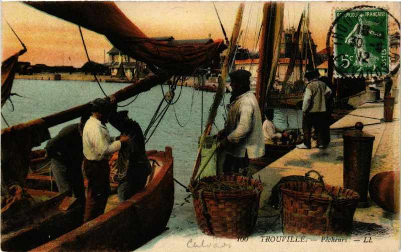 Carte postale ancienne Trouville - Pecheurs