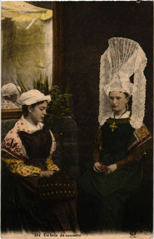 Carte postale ancienne Un brin de Causette