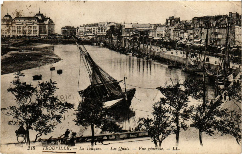 Carte postale ancienne Trouville - La Touques à Touques