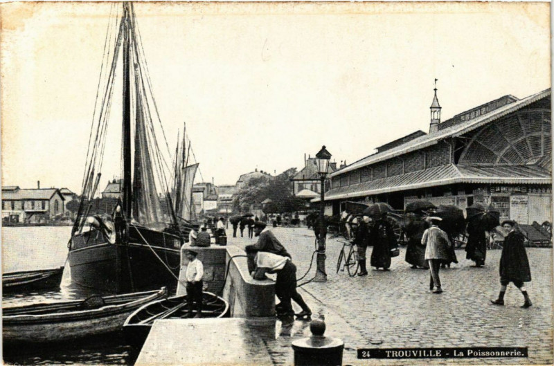 Carte postale ancienne Trouville - La Poissonnerie