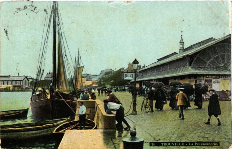 Carte postale ancienne Trouville - La Poissonnerie