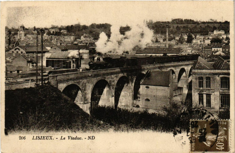 Carte postale ancienne Lisieux - Le Viaduc à Lisieux