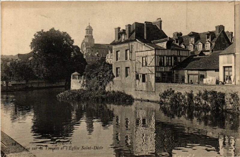 Carte postale ancienne Lisieux - Vue sur la Tonques à Lisieux