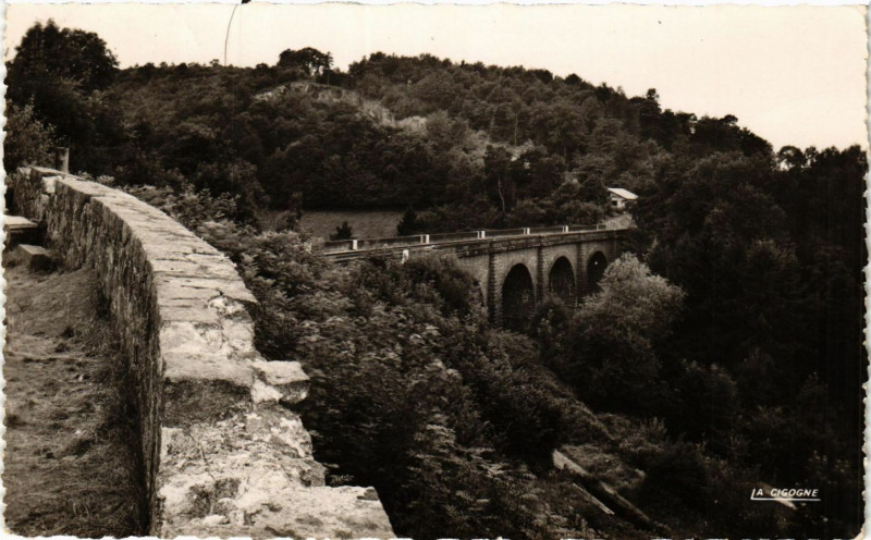 Carte postale ancienne Vire Calvados-Le viaduc de Martilly