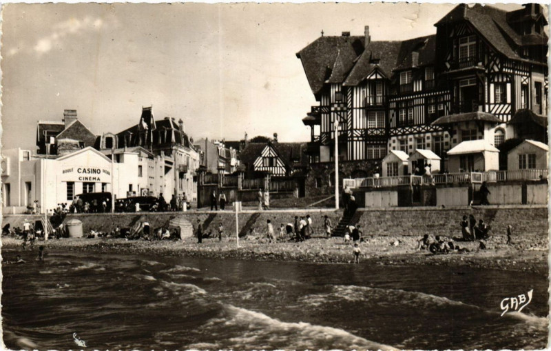 Carte postale ancienne Villers-sur-Mer Calvados-Villa Castellamarc et le Casino à Villers-sur-Mer