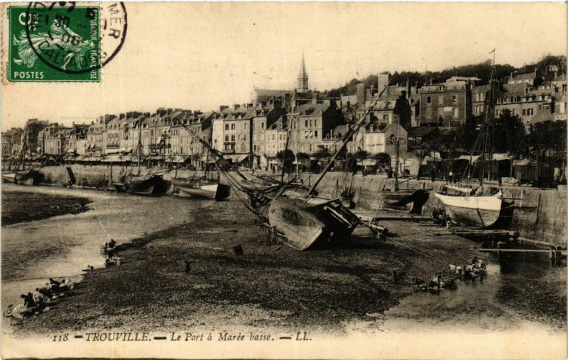 Carte postale ancienne Trouville-Le Port a Marée Basse