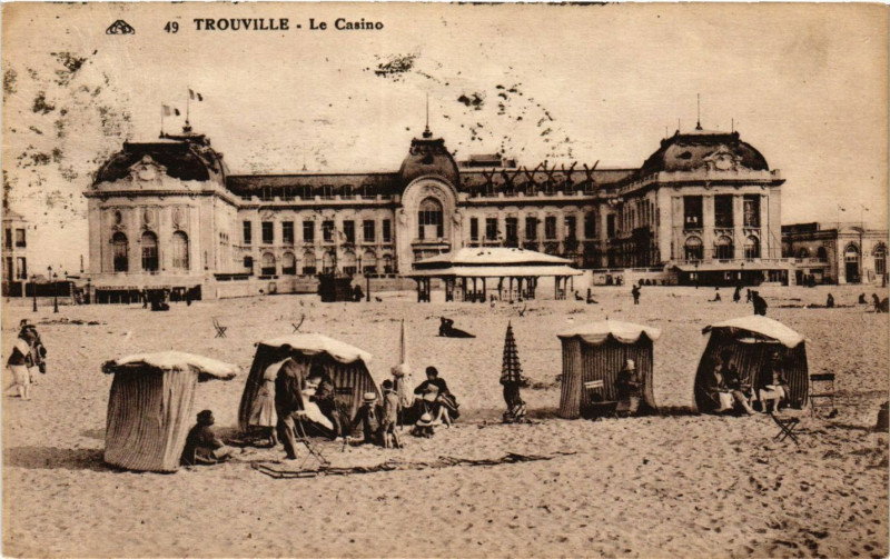 Carte postale ancienne Trouville-Le Casino