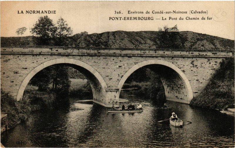 Carte postale ancienne Pont-Erembourg Le Pont du Chemin de fer