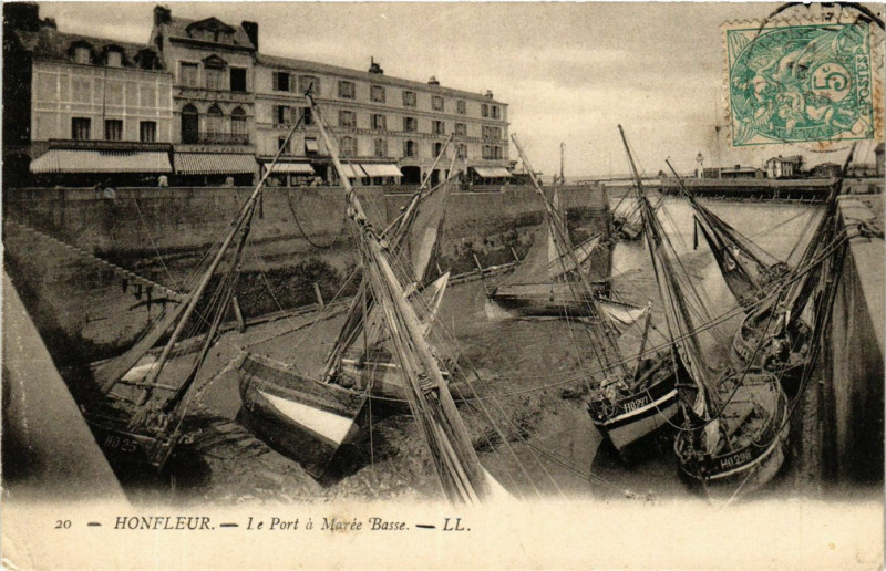 Carte postale ancienne Honfleur - Le Port a Marée Basse à Honfleur