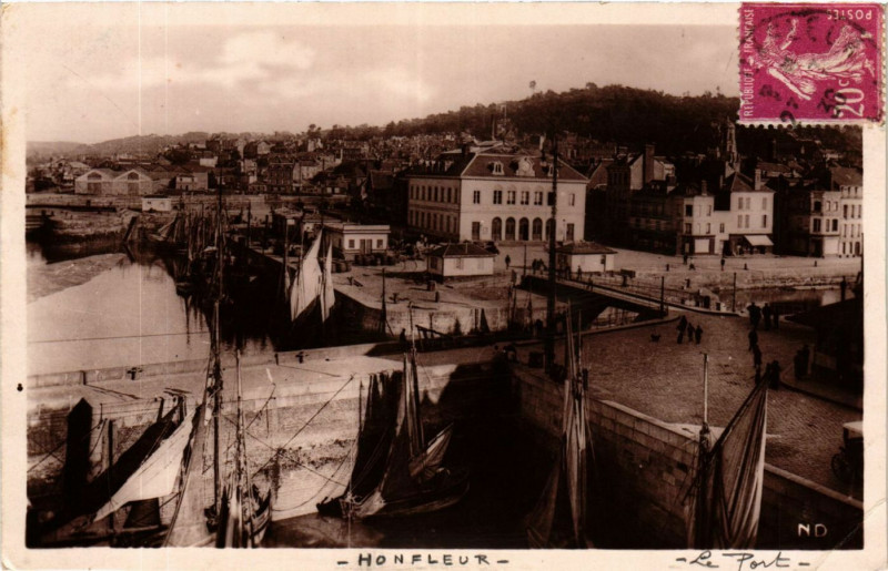 Carte postale ancienne Honfleur - Le Port à Honfleur