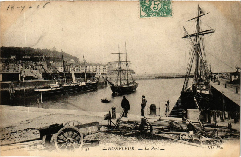 Carte postale ancienne Honfleur - Le Port à Honfleur